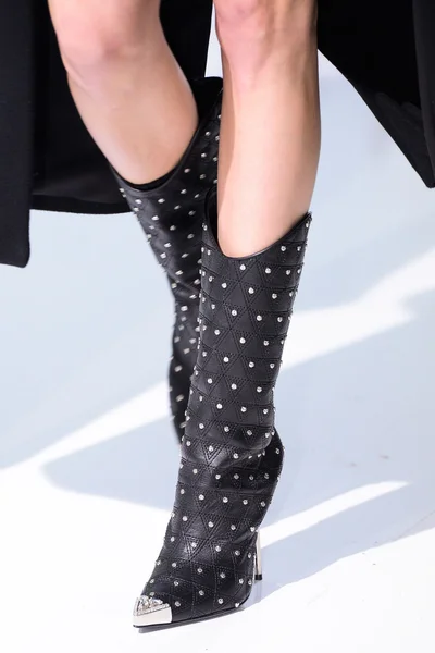 Look 2